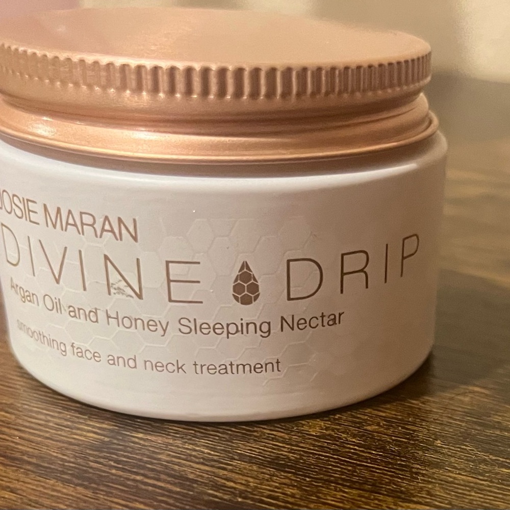 New! Josie Maran Divine Drip